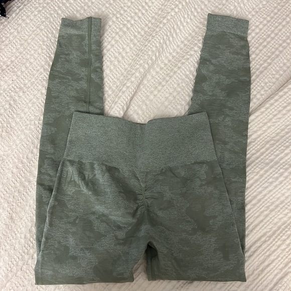 GYMSHARK CAMO LEGGING - Picture 3 of 3